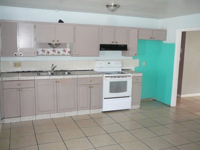 HUGE CBS DUPLEX ZONED GENERAL COMMERCIAL WHICH IS A LEGAL NON - photo 29