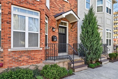 Luxury, comfort, and convenience. Welcome to 159 N Plymouth: a - photo 2