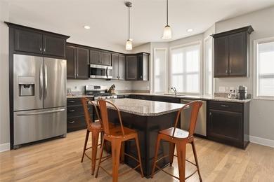 Luxury, comfort, and convenience. Welcome to 159 N Plymouth: a - photo 10