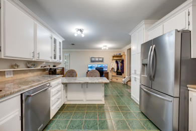 Beautifully Updated Waterfront Home on Lake Palestine - photo 5