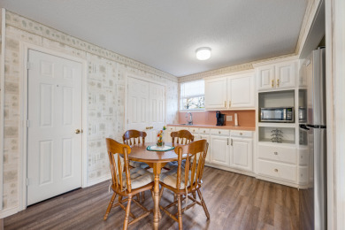 Beautifully Updated Waterfront Home on Lake Palestine - photo 17