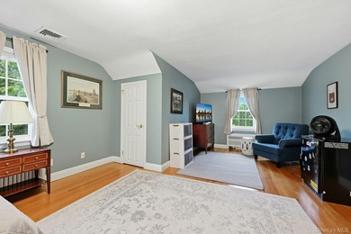 Welcome to 11 Cliftwood Drive, located in one of Huntington's - photo 22