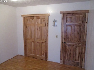 5 bedroom 2 bath with attached 2 car garage and heated 1,500 - photo 11