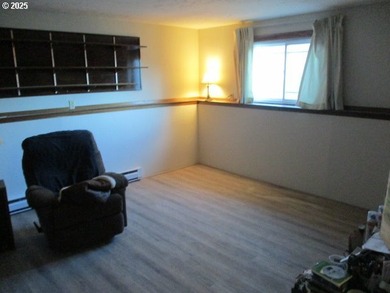 5 bedroom 2 bath with attached 2 car garage and heated 1,500 - photo 12