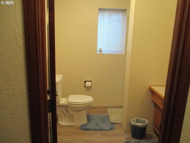5 bedroom 2 bath with attached 2 car garage and heated 1,500 - photo 19