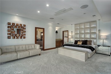Stunning home, south of the blvd in highly coveted Tarzana is - photo 21