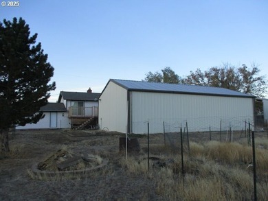 5 bedroom 2 bath with attached 2 car garage and heated 1,500 - photo 24