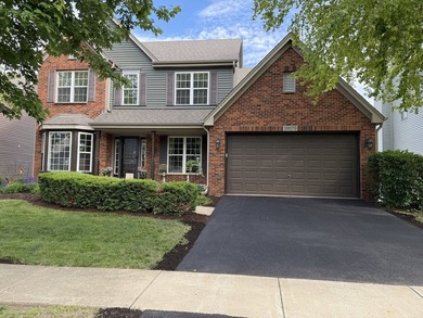 (private lake, pond, creek) Home Sale Pending in Geneva Illinois