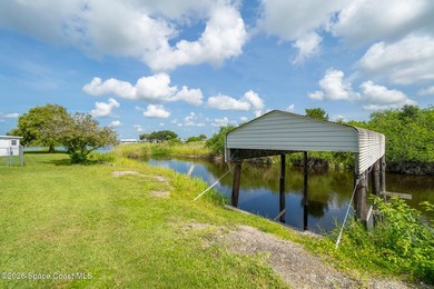Very unique home with waterfront on 3 sides. Price reduced 400k - photo 8