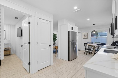 Welcome to *Captains Quarters* this luxury duplex is recently - photo 20