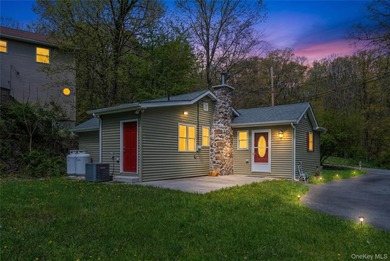Welcome to your new sanctuary in the sought-after Lake Sapphire - photo 1