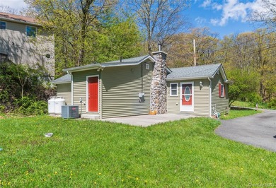 Welcome to your new sanctuary in the sought-after Lake Sapphire - photo 3