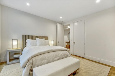Breathtaking Waterfront Estate with Panoramic Bay Views. Located - photo 7