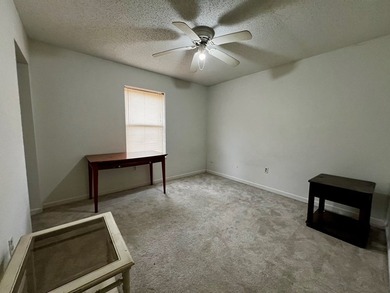 Charming 3BR/2B home with an open concept living area, cozy - photo 16
