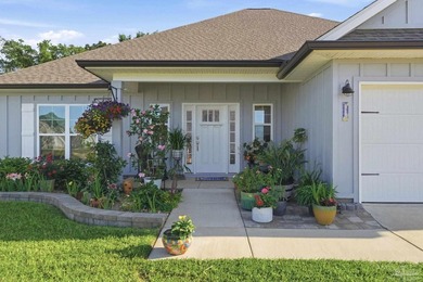 Must See this Gorgeous and spacious 4 bedroom 3 bathroom - photo 1