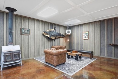 Extraordinary 15-acre Kansas City, Kansas estate featuring a - photo 36