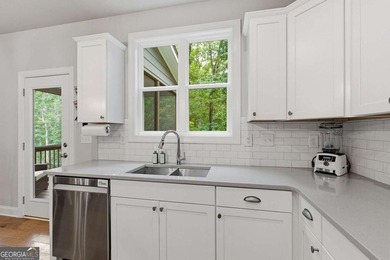 Some homes just have a good feeling... and this is one of them! - photo 14