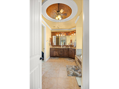 Welcome to your ultimate waterfront retreat in one of Granbury's - photo 15