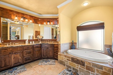 Welcome to your ultimate waterfront retreat in one of Granbury's - photo 16