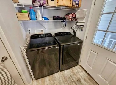 Large Stunning 3Bed 2Bath All Ages Community!! Renting is - photo 16