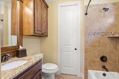 Welcome to your ultimate waterfront retreat in one of Granbury's - photo 18