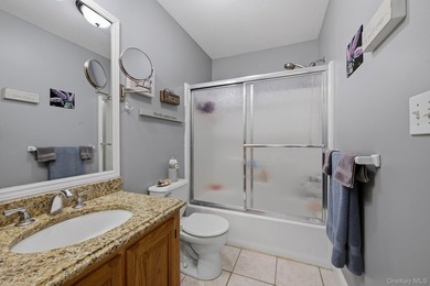 Beautifully Maintained, 3 Bedrooms, 2 Bathroom Ranch with - photo 21