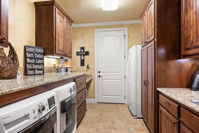 Welcome to your ultimate waterfront retreat in one of Granbury's - photo 21