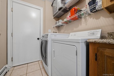 Beautifully Maintained, 3 Bedrooms, 2 Bathroom Ranch with - photo 22