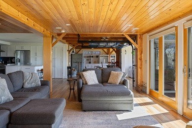A private Vermont lakefront retreat without sacrificing access - photo 23