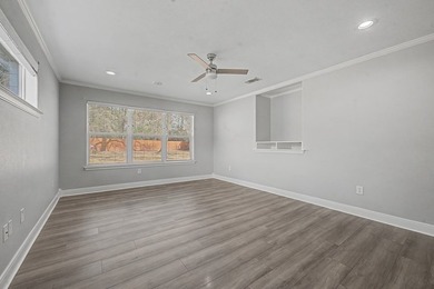Move in ready 4-bedroom, 3.5-bath home in the highly desirable - photo 24