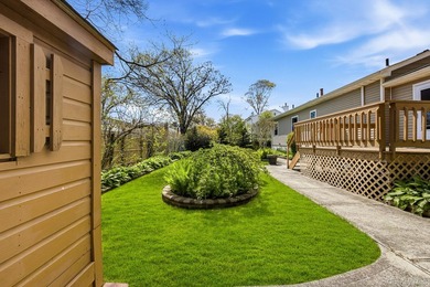 Beautifully Maintained, 3 Bedrooms, 2 Bathroom Ranch with - photo 26