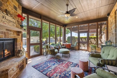 Welcome to your ultimate waterfront retreat in one of Granbury's - photo 26