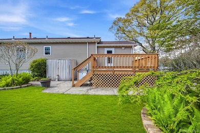 Beautifully Maintained, 3 Bedrooms, 2 Bathroom Ranch with - photo 27