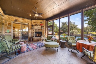 Welcome to your ultimate waterfront retreat in one of Granbury's - photo 27