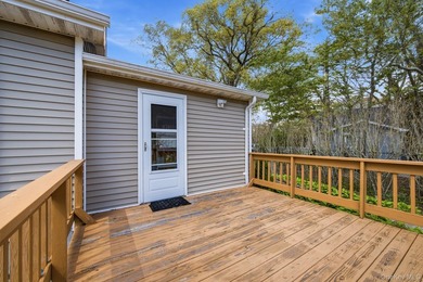 Beautifully Maintained, 3 Bedrooms, 2 Bathroom Ranch with - photo 28