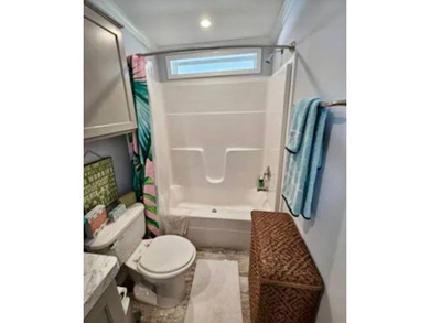 Large Stunning 3Bed 2Bath All Ages Community!! Renting is - photo 33