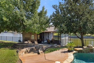 Welcome to your ultimate waterfront retreat in one of Granbury's - photo 35