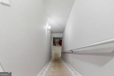 Some homes just have a good feeling... and this is one of them! - photo 36