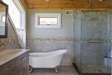 A private Vermont lakefront retreat without sacrificing access - photo 39