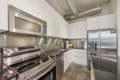 Amazing historic loft featuring soaring ceilings, oversized - photo 10