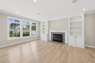 Brand-New Custom Colonial in the Heart of Merrick - Move-In - photo 16