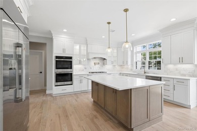 Brand-New Custom Colonial in the Heart of Merrick - Move-In - photo 21