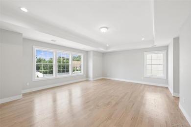 Brand-New Custom Colonial in the Heart of Merrick - Move-In - photo 29