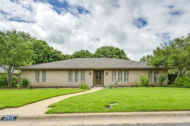 Welcome home to this beautiful 4-bedroom, 2.5-bath home located - photo 2