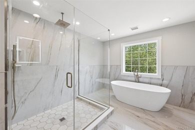 Brand-New Custom Colonial in the Heart of Merrick - Move-In - photo 33