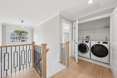Brand-New Custom Colonial in the Heart of Merrick - Move-In - photo 37