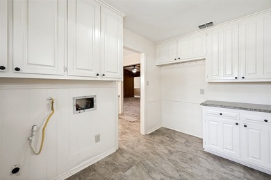 Welcome home to this beautiful 4-bedroom, 2.5-bath home located - photo 7