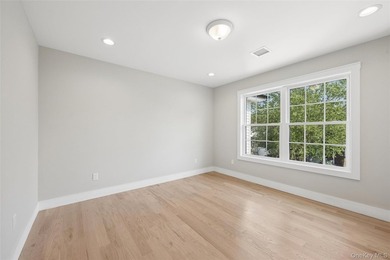 Brand-New Custom Colonial in the Heart of Merrick - Move-In - photo 38