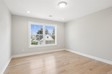 Brand-New Custom Colonial in the Heart of Merrick - Move-In - photo 41