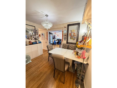 Large ~1200SF bright and airy top floor coop apartment in heart - photo 4